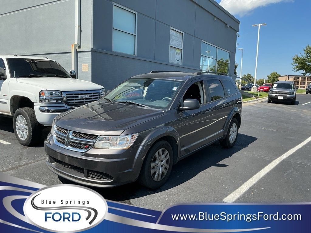 Used 2018 Dodge Journey SE FWD image 1
