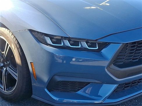 Used 2024 Ford Mustang Coupe image 4