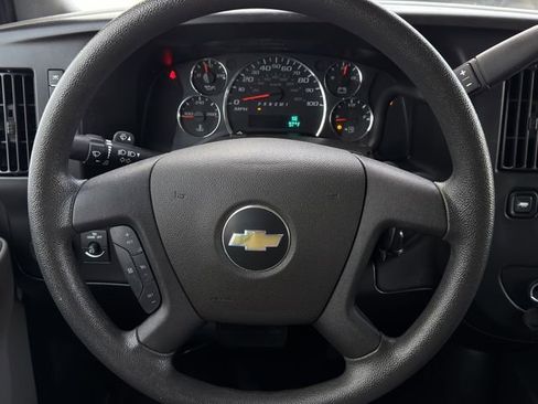 Used 2024 Chevrolet Express 3500 LT w/ LT Preferred Equipment Group RWD image 13