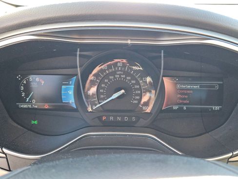 Used 2015 Ford Fusion SE image 10