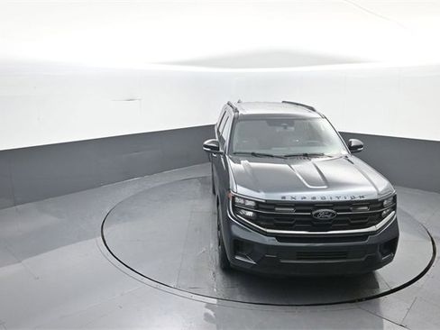 New 2026 Ford Expedition Platinum image 20