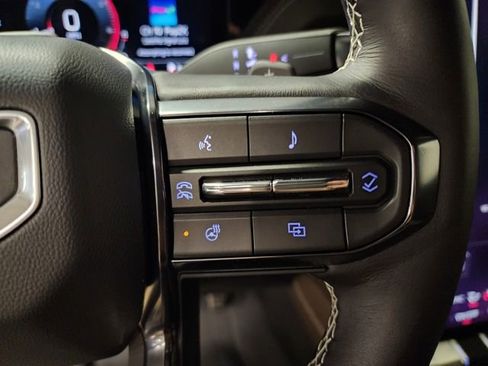Certified 2025 GMC Yukon Denali Ultimate AWD/4WD image 28