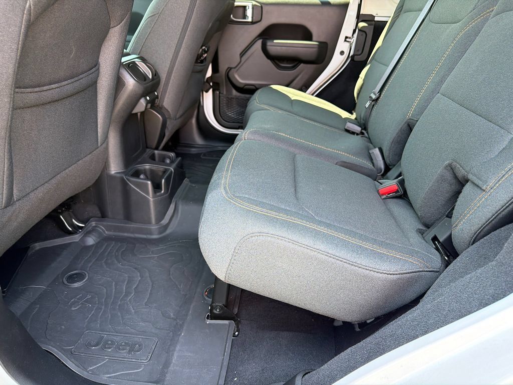 Used 2024 Jeep Wrangler Unlimited Sport AWD/4WD image 25
