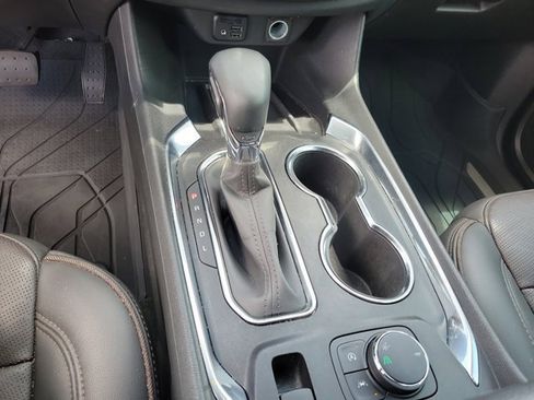 Used 2023 Chevrolet Traverse High Country image 21