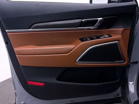 Used 2023 Kia Telluride EX X-Line image 17