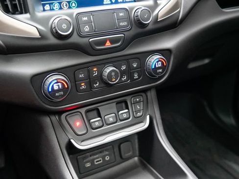 Used 2020 GMC Terrain Denali w/ Denali Premium Package FWD image 30