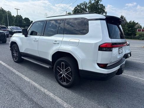 Used 2024 Lexus GX 550 w/ Accessory Package (Z1) AWD/4WD image 5
