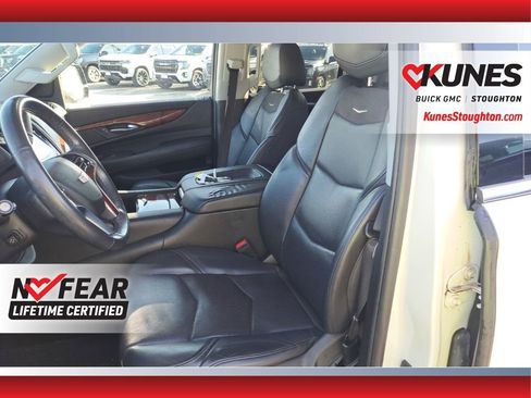 Used 2018 Cadillac Escalade Premium Luxury image 35
