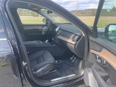 Used 2025 Volvo XC90 B6 Plus AWD/4WD image 12