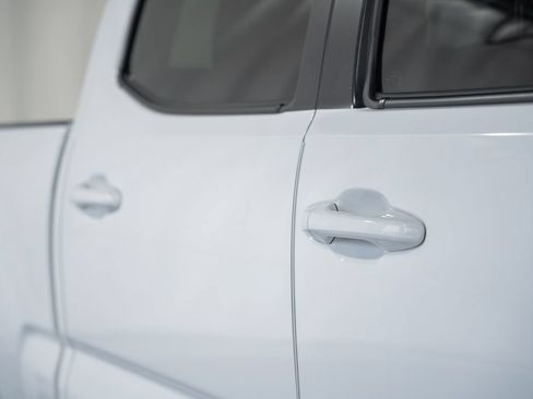 Used 2023 Toyota Tacoma TRD Sport w/ Technology Package AWD/4WD image 16