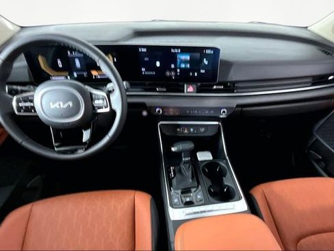 New 2026 Kia Carnival EX FWD image 6