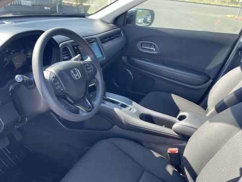 Used 2017 Honda HR-V EX image 10