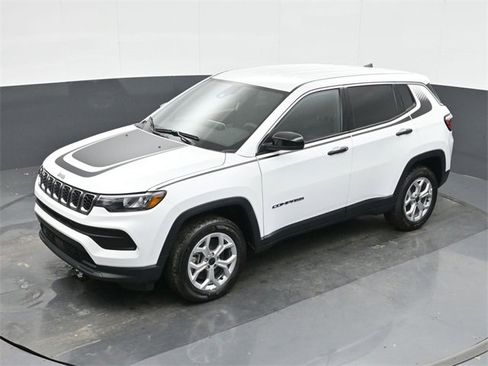 Used 2025 Jeep Compass Sport w/ Mopar Graphics Package image 33