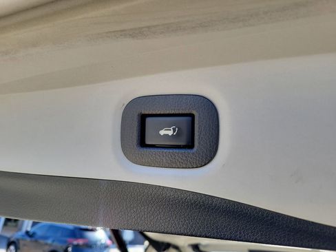 Used 2020 Nissan Rogue SL w/ Premium Package AWD/4WD image 12