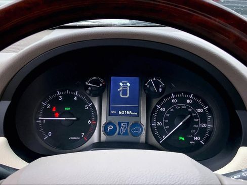 Used 2016 Lexus GX 460 w/ Premium Package AWD/4WD image 26