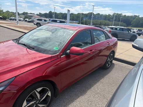 Used 2023 Hyundai Elantra Limited FWD image 2