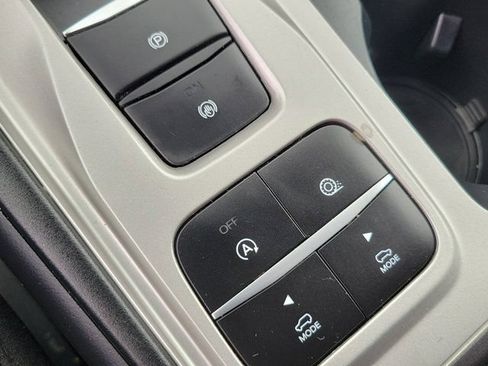 Certified 2023 Ford Explorer XLT RWD image 26