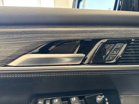 Used 2024 Jeep Wagoneer Series II w/ Convenience Group I AWD/4WD image 39