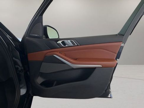 Used 2022 BMW X5 M50i image 37