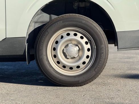 Used 2022 Ford Maverick XL image 3