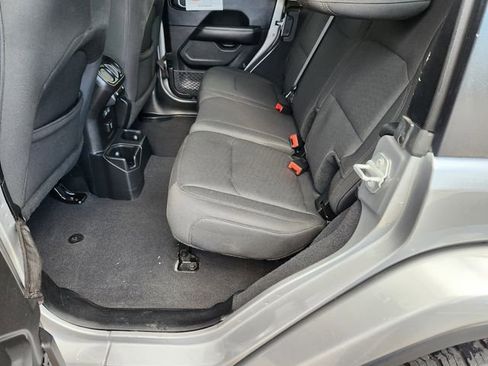 Used 2018 Jeep Wrangler Unlimited Sahara w/ Safety Group image 26