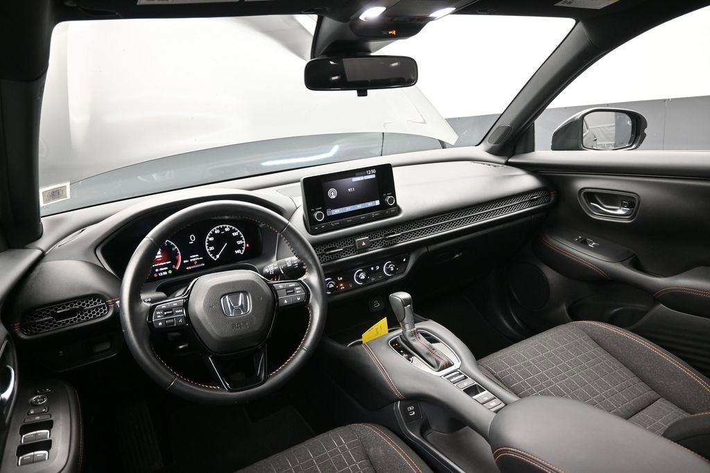 Used 2025 Honda HR-V Sport image 12