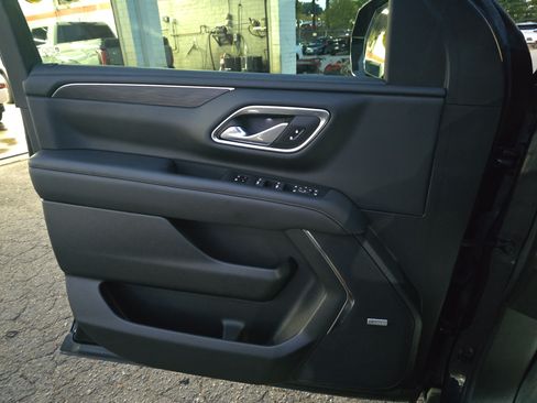 Used 2022 Chevrolet Tahoe LT w/ Luxury Package AWD/4WD image 27