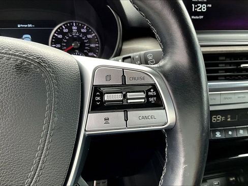 Used 2022 Kia Telluride SX w/ SX Prestige Package image 19