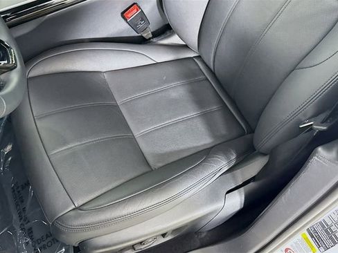 Used 2026 Land Rover Range Rover Evoque S image 19