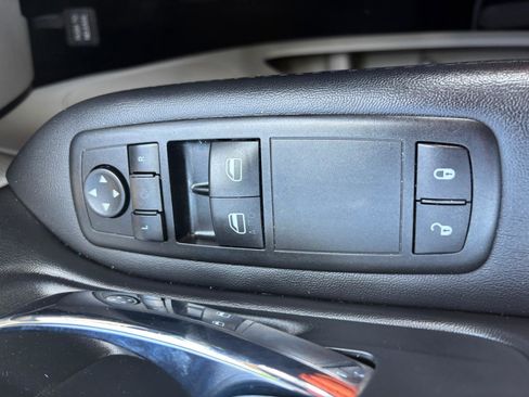 Used 2014 Dodge Grand Caravan American Value Package image 14