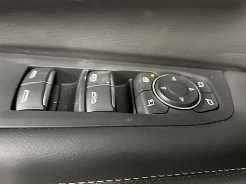 New 2025 Chevrolet Suburban Premier image 23