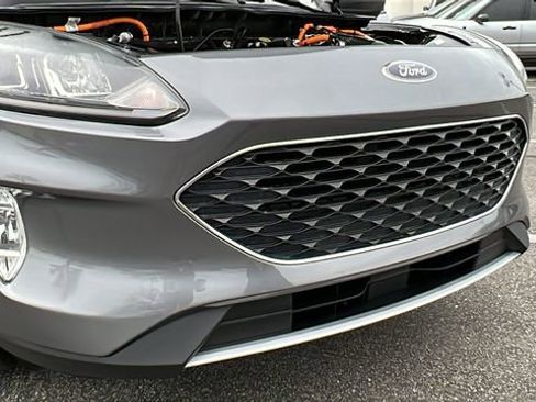 Used 2022 Ford Escape SEL w/ Technology Package image 11