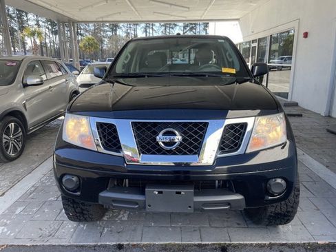 Used 2015 Nissan Frontier SV image 5