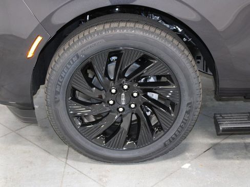 New 2026 Lincoln Navigator L Reserve w/ Jet Appearance Package image 22