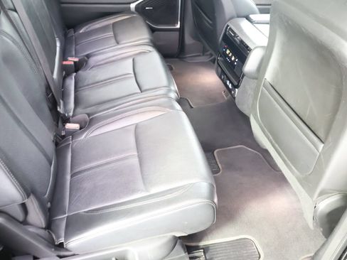 Used 2023 Jeep Wagoneer L Series II AWD/4WD image 44