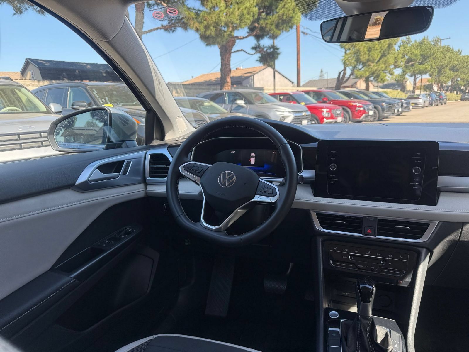 Used 2026 Volkswagen Taos SE FWD image 31