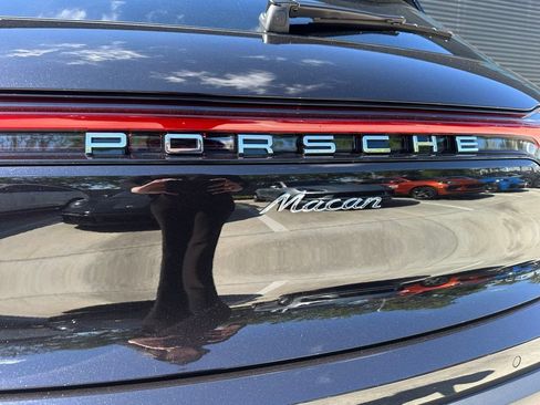 Used 2026 Porsche Macan AWD/4WD image 14