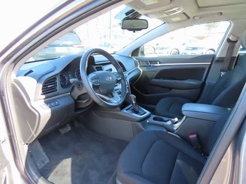 Used 2020 Hyundai Elantra Value Edition w/ Cargo Package (C1) image 2