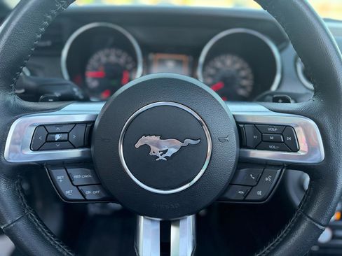 Used 2016 Ford Mustang Convertible image 19