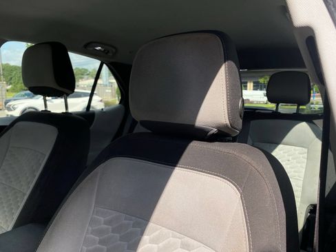 Used 2021 Chevrolet Equinox LS FWD image 12
