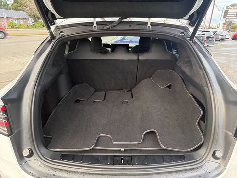 Used 2022 Tesla Model X image 5