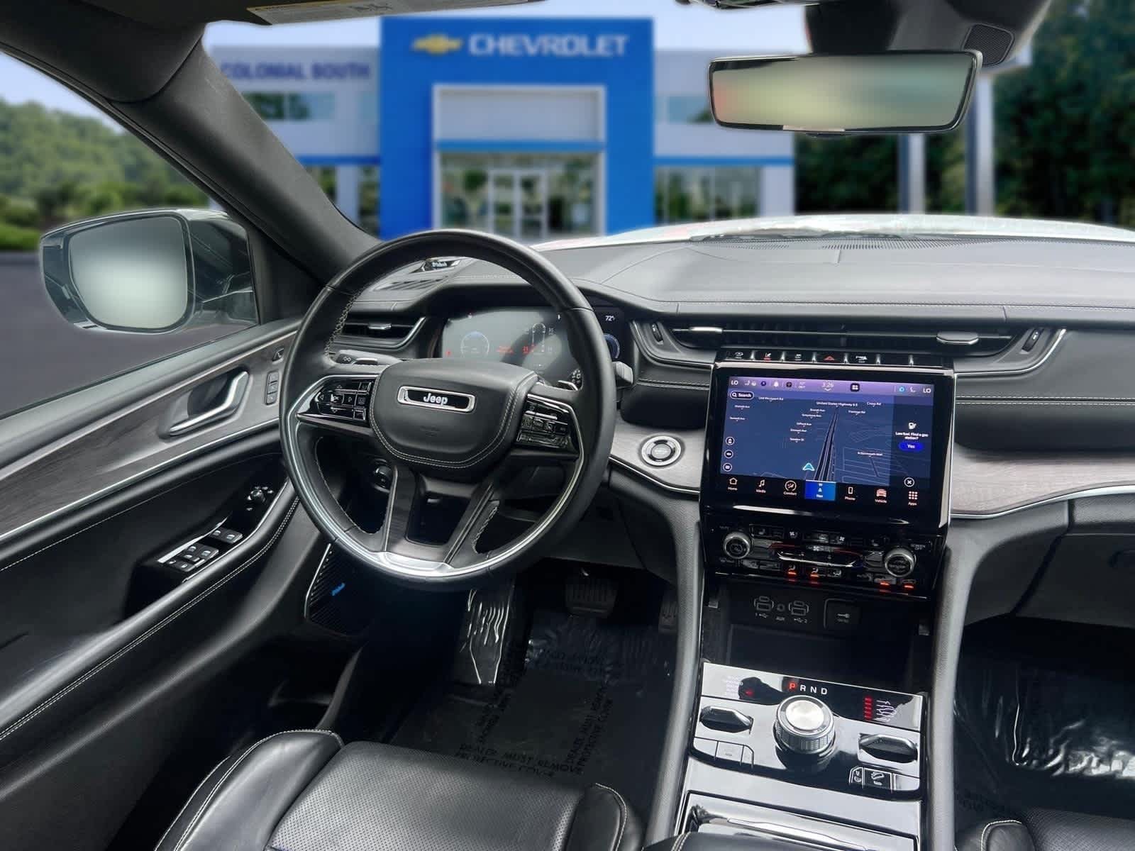 Used 2022 Jeep Grand Cherokee L Overland w/ Luxury Tech Group IV AWD/4WD image 32