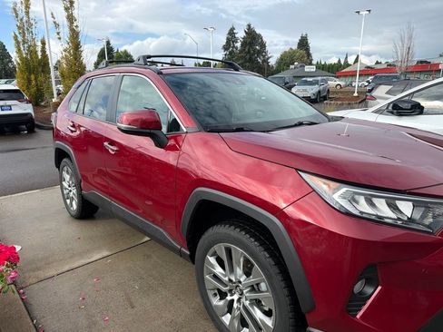 Used 2021 Toyota RAV4 Limited AWD/4WD image 3