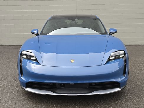 Certified 2021 Porsche Taycan 4 Cross Turismo image 6