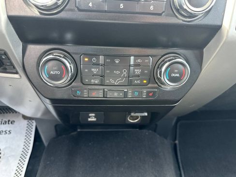 Used 2020 Ford F350 Lariat w/ Lariat Value Package AWD/4WD image 24