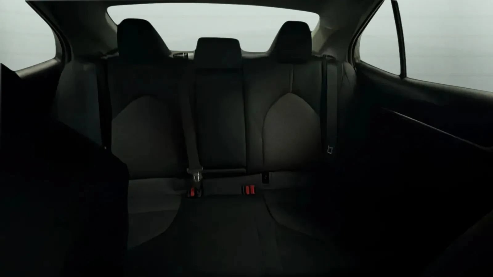 Used 2019 Toyota Camry LE FWD image 18