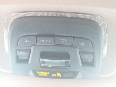 Used 2024 Toyota Corolla Cross XLE w/ Convenience Package image 31