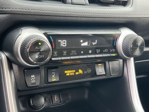 Used 2021 Toyota RAV4 XLE image 20