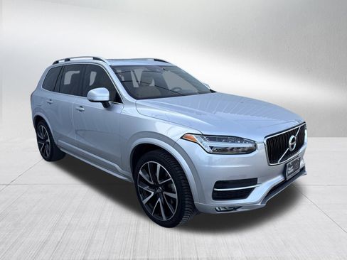 Used 2019 Volvo XC90 T6 Momentum image 3