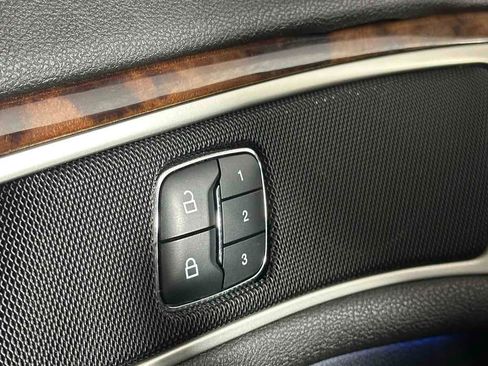 Used 2013 Lincoln MKZ image 39